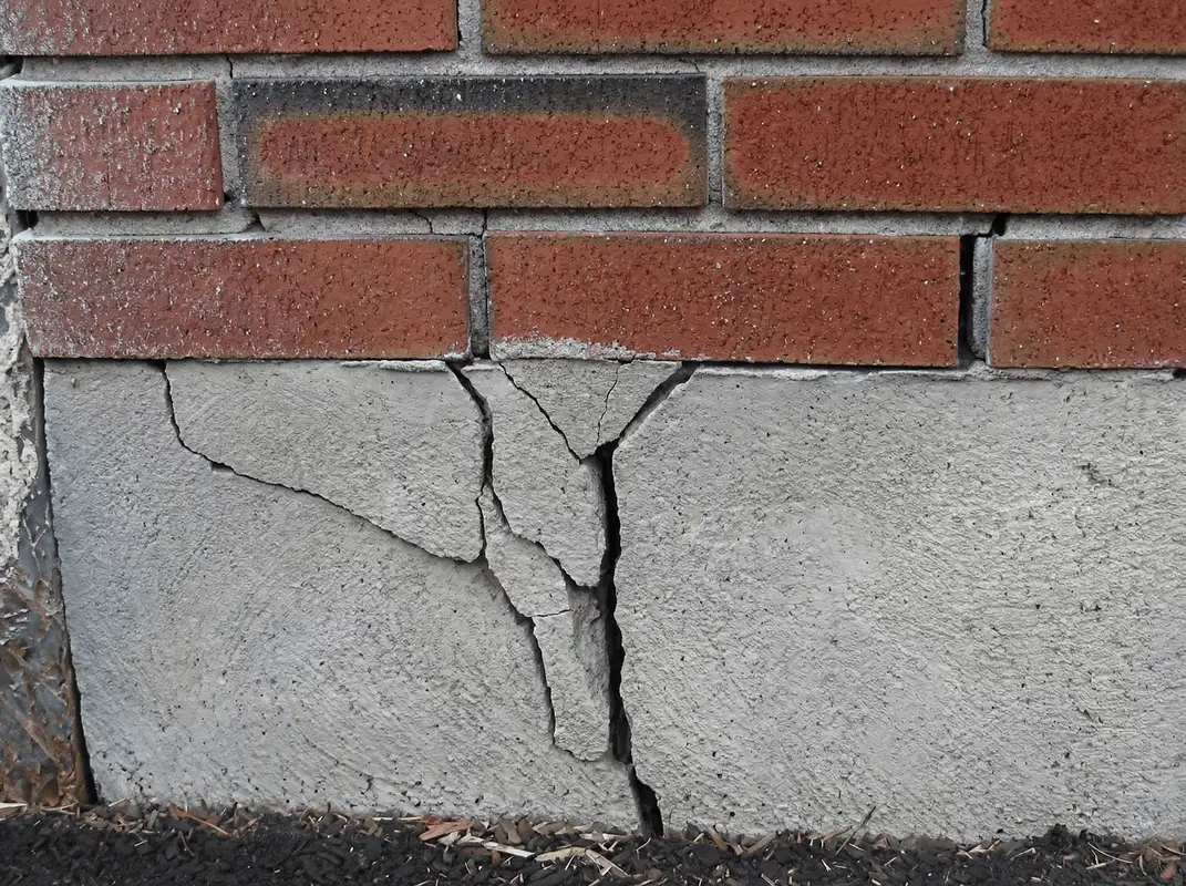 Concrete foundation with serious structural damage in Fort Worth, TX